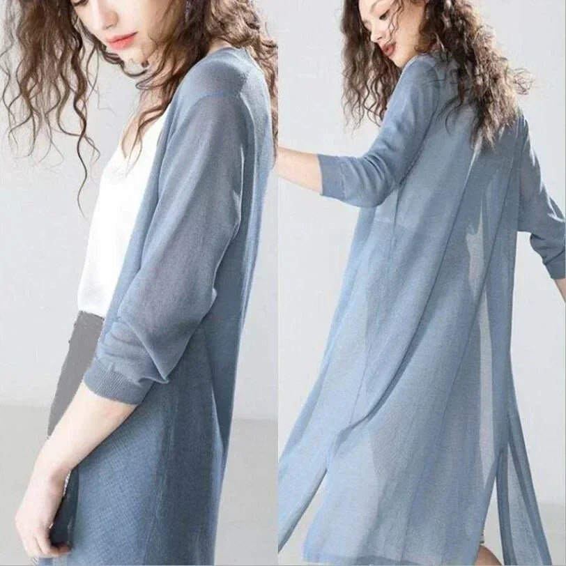 Damen Strickjacke, lang, blau, leicht, Sommer, UV-Schutz, modisch, elegant, Freizeitkleidung.