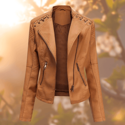 Damen Lederjacke braun, Reißverschlüsse, modisch, Herbstmode, stilvoll, elegant, Outdoor.