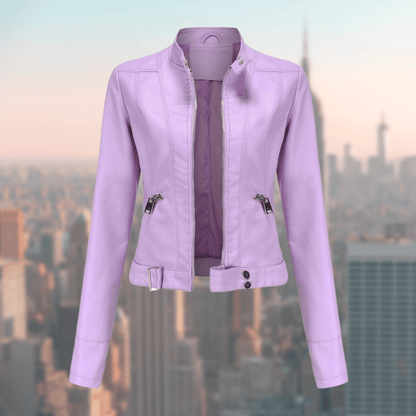 Damen Lederjacke rosa, Reißverschluss, modisch, urbaner Hintergrund, Frühlingstrend 2023.