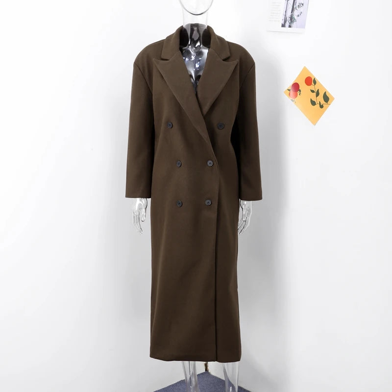 Dunkelbrauner Damen-Wollmantel, doppelreihig, elegant, Herbstmode, lang, klassisch.