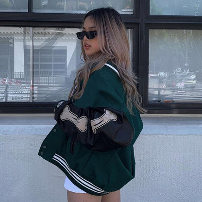 Damen Oversized Baseballjacke grün-schwarz, Kontrastfarben, modisch, Knopfleiste.