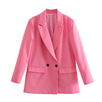 Rosa Damenblazer, zweireihig, eleganter Schnitt, modische Damenbekleidung, Büro-Outfit.