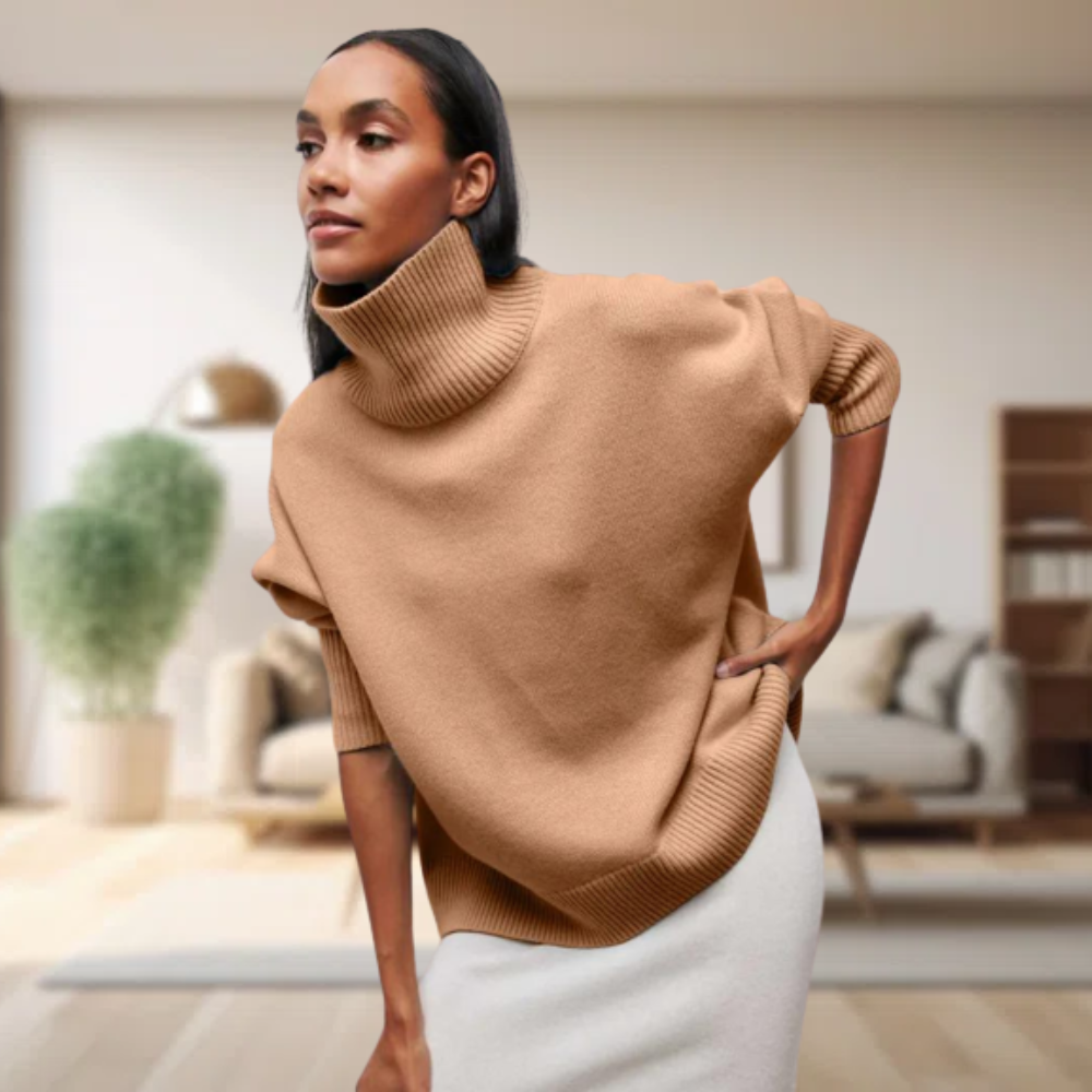 Frau in beigem Rollkragenpullover aus Wolle, modernes Wohnzimmer, Herbstmode.