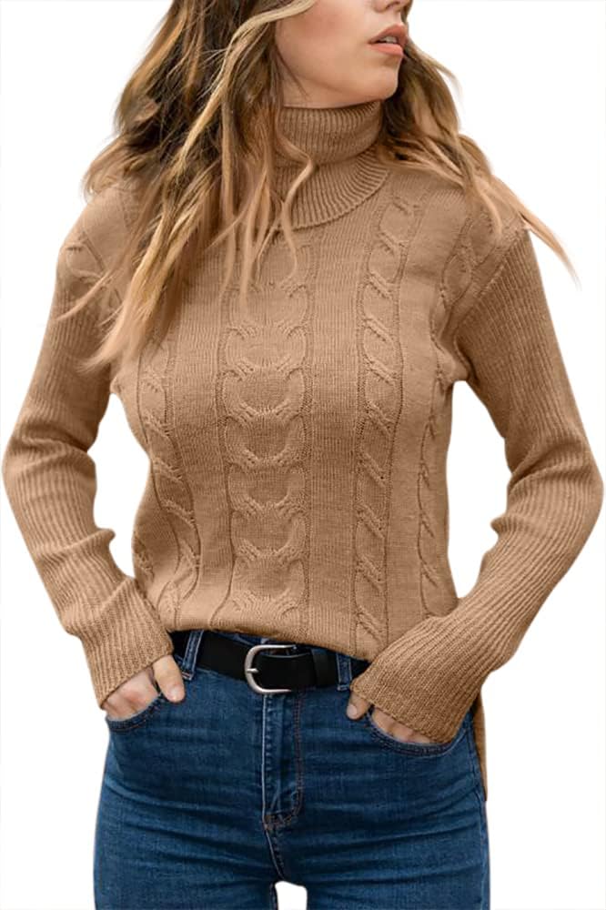Frau in braunem Rollkragenpullover aus Strick, Zopfmuster, lässig, modisch, Herbstmode.