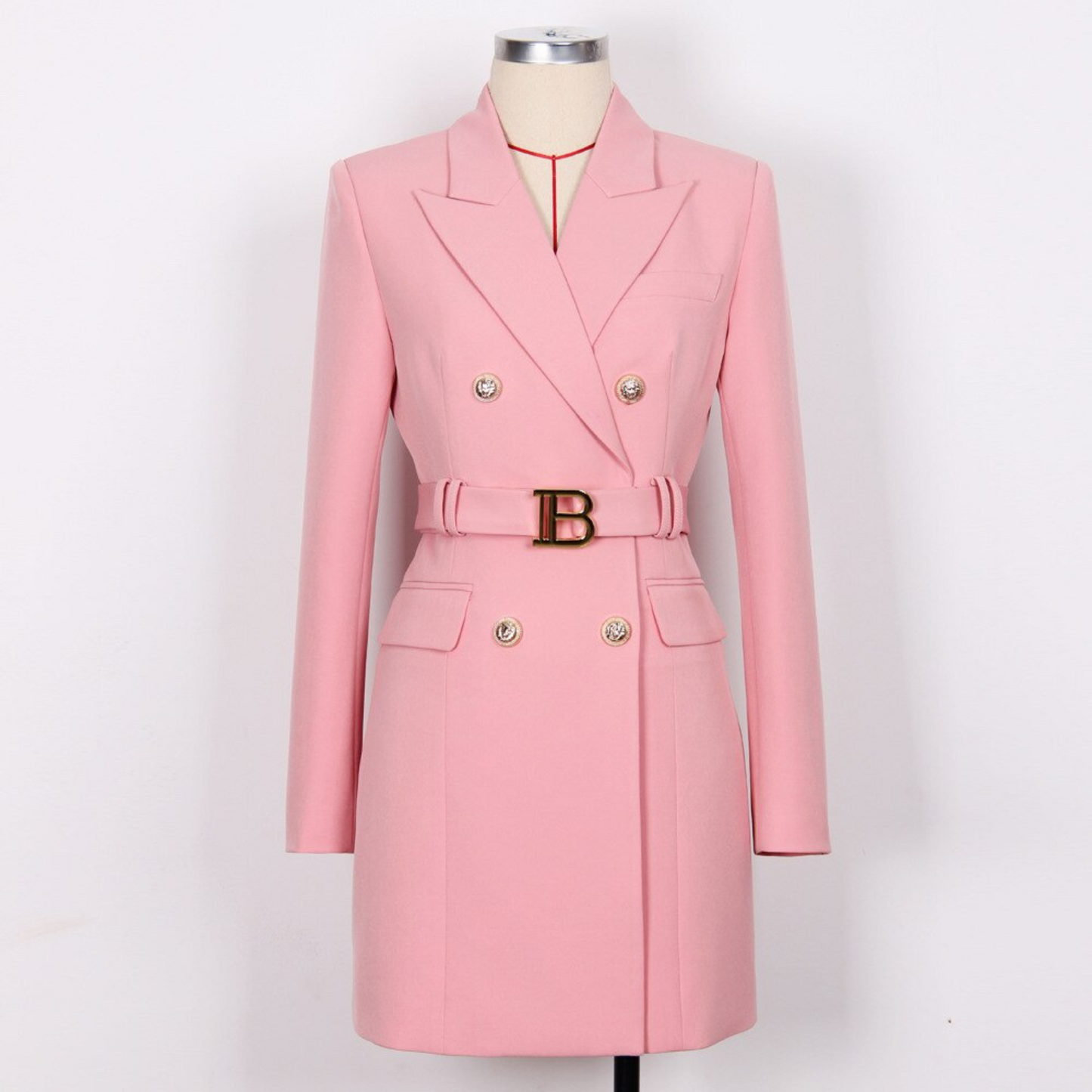 Rosa Damenblazer mit Gürtel, doppelreihig, elegantes Design, Mode für Büro und Freizeit.