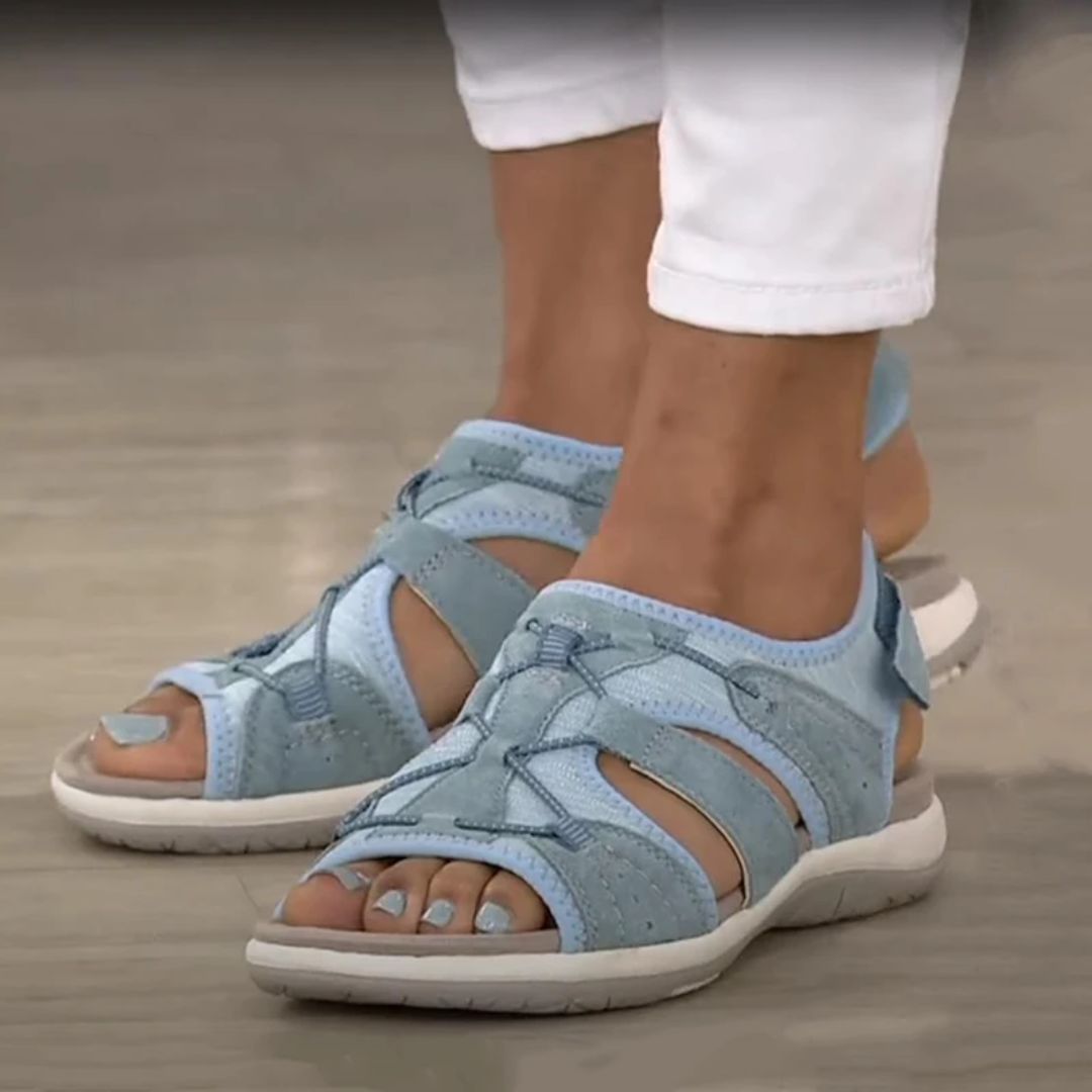 Damen-Sandalen, hellblau, sportlich, bequem, atmungsaktiv, ideal für Sommer, Freizeitmode.