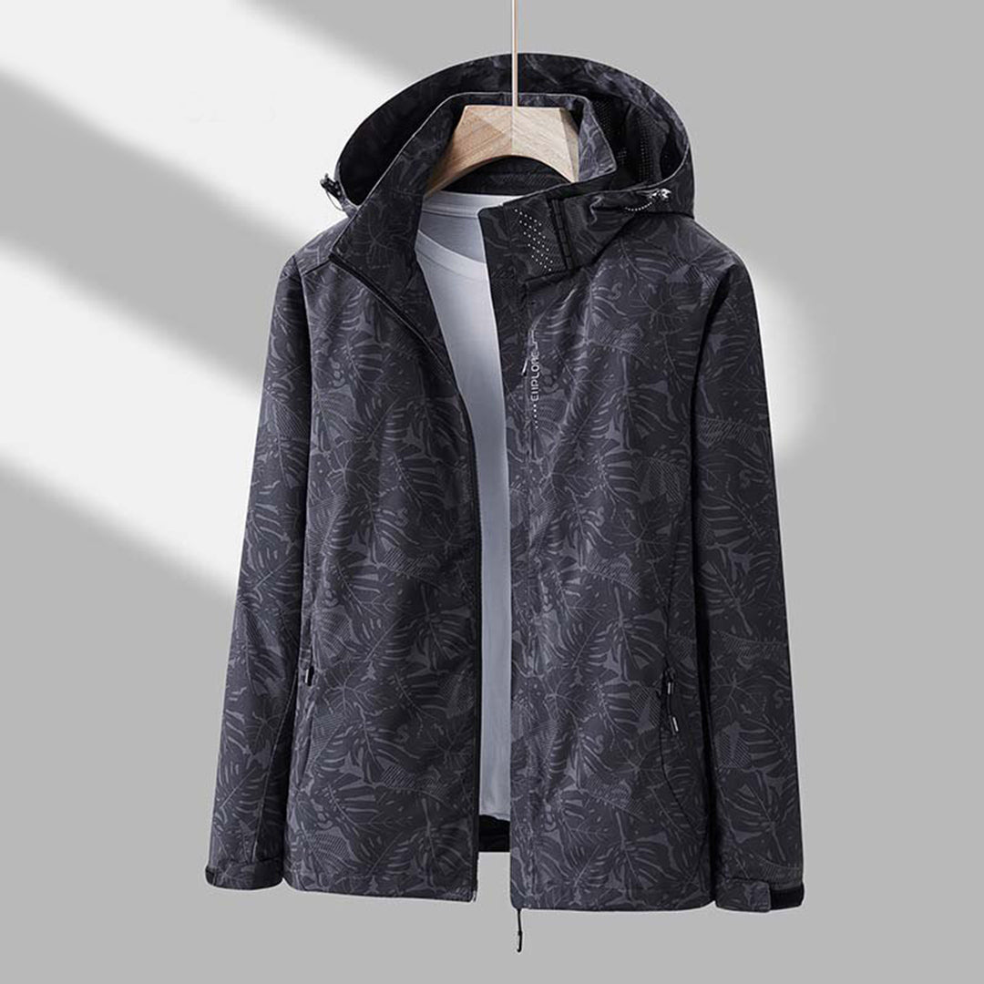 Schwarze Damenjacke mit Kapuze, floralem Muster, ideal für Outdoor-Aktivitäten.