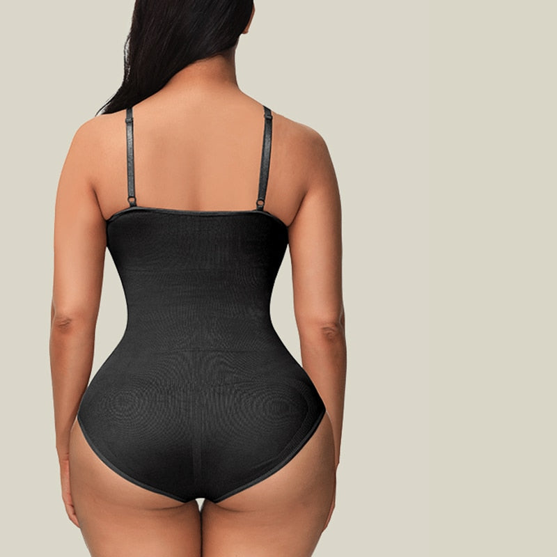 Schwarzer figurformender Body für Damen, nahtlos, verstellbare Träger, Rückansicht.