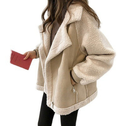 Damen Teddyjacke beige, Lammfell-Optik, Reißverschluss, Wintermode, warm und stylisch.