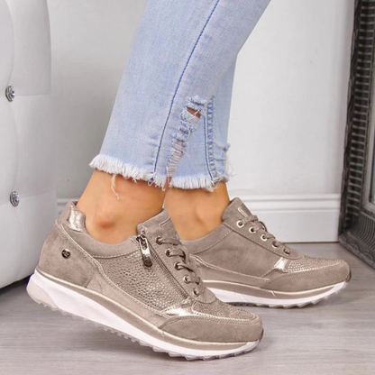 Damen Sneaker beige, Wildleder, Reißverschluss, sportlich, bequem, modisch, Freizeit, Jeans.