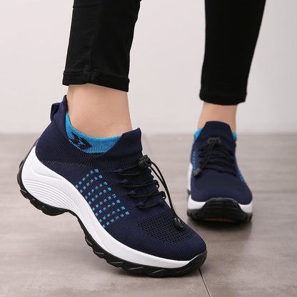 Dunkelblaue Damen-Sneaker, atmungsaktiv, rutschfest, ideal für Sport und Freizeit.