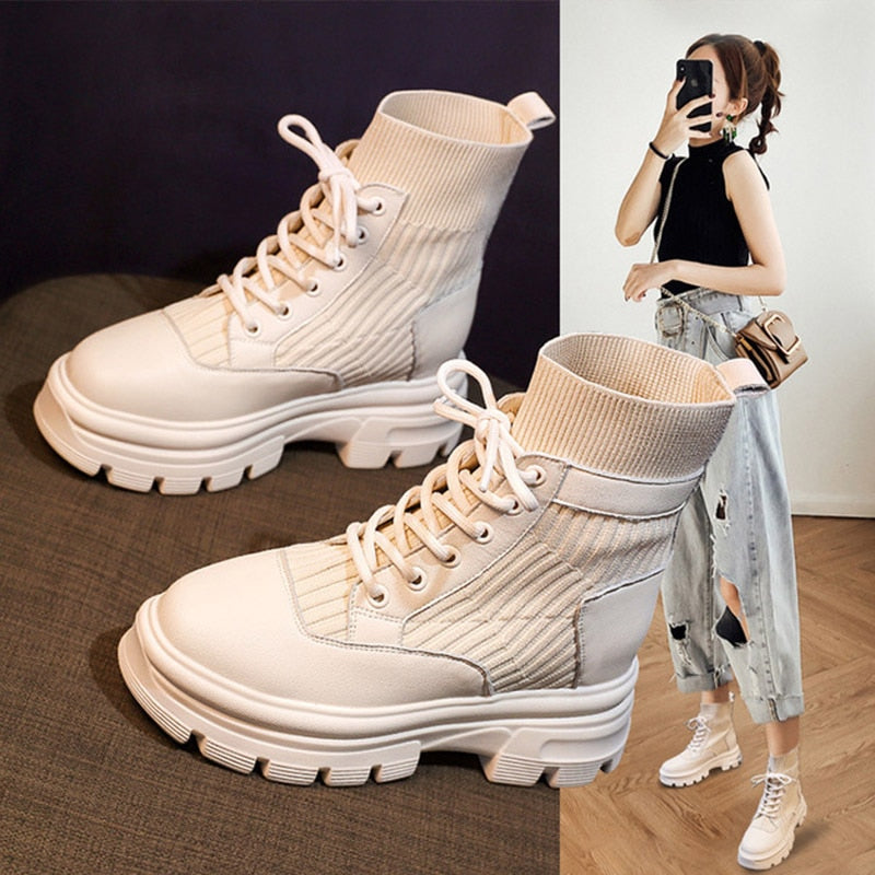 Beige Damen-Sneakerstiefel mit dicker Sohle, modisch, bequem, ideal für Freizeitkleidung.