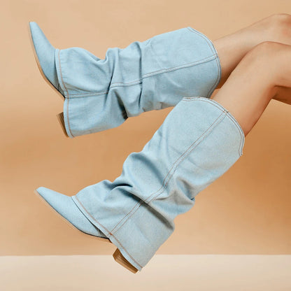 Damen Stiefel aus hellblauem Denim, kniehoch, modisch, bequem, trendige Schuhe.