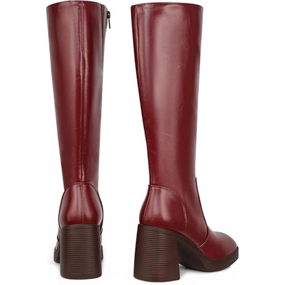 Damenstiefel aus rotem Leder, kniehoch, mit Blockabsatz, modisch und elegant.