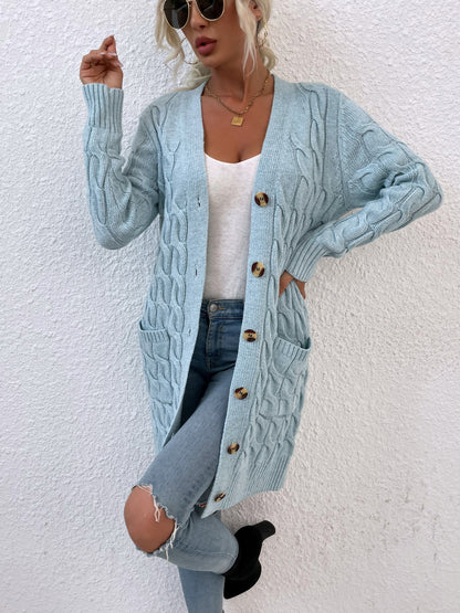 Damen Strickjacke blau, Zopfmuster, Knöpfe, lässig, modisch, Herbstmode, lange Ärmel.