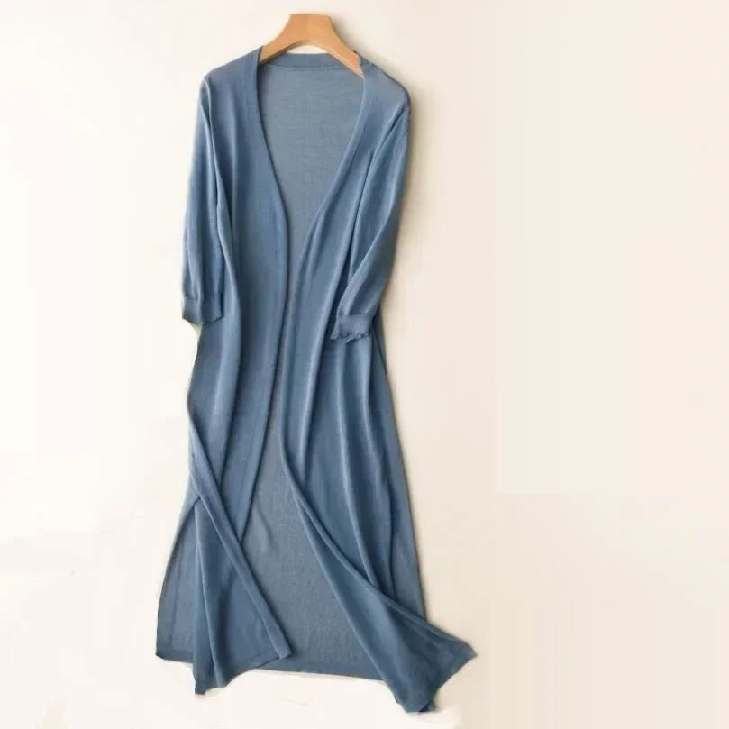 Blauer Damen-Strickcardigan, lang, leicht, Sommermode, Sonnenschutz, elegant.
