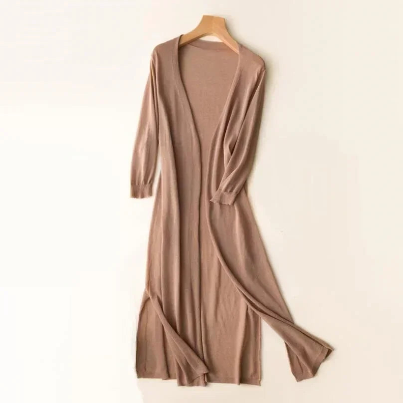 Damen Strickjacke lang beige, Sommermode, UV-Schutz, leichter Cardigan, eleganter Stil.