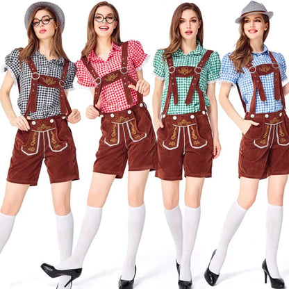 Frauen in bayerischen Trachten-Lederhosen, karierten Hemden, Hüten, Kniestrümpfen, Oktoberfest.