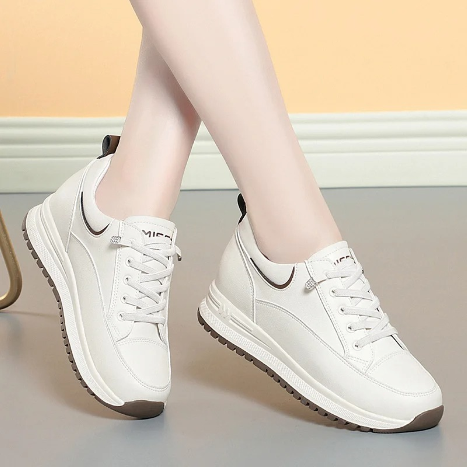 Weiße Damen-Sneaker, leder, feuerfest, wasserdicht, rutschfeste Sohle, modisch.