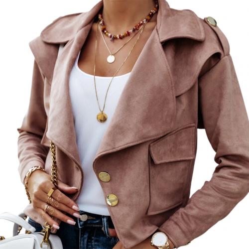 Damenjacke aus Wildleder in Beige mit goldenen Knöpfen, modisch, elegant, Herbstmode.
