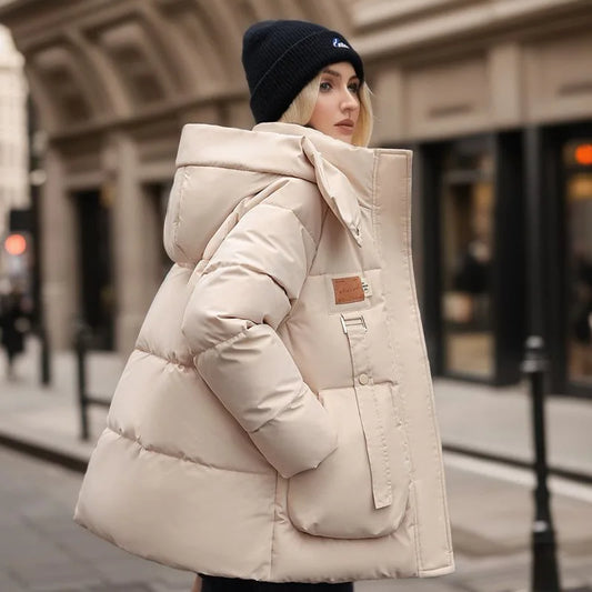 Damen Winterjacke beige, Daunenoptik, Kapuze, warm, winddicht, modisch, Straße, Parka.