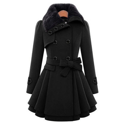 Schwarzer Damen-Wintermantel mit Gürtel, doppelreihig, Pelzkragen, elegant, warm.