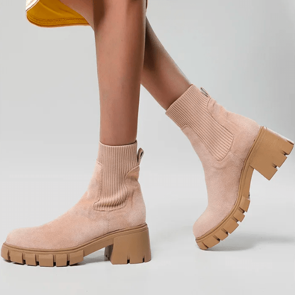 Beige Wildleder-Winterschuhe, klobiger Absatz, Damenstiefel, modisch, Luca Norelli.