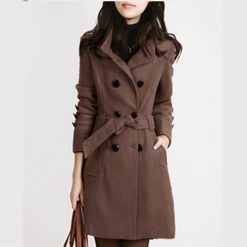 Brauner Damen-Wollmantel, doppelreihig, mit Gürtel, elegantes Design, Herbstmode.