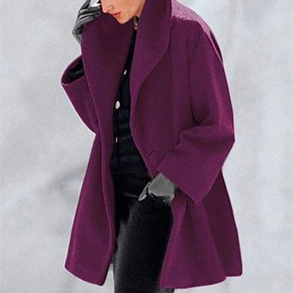 Damenmantel lila, Wollstoff, elegantes Design, Herbstmode, warme Oberbekleidung.