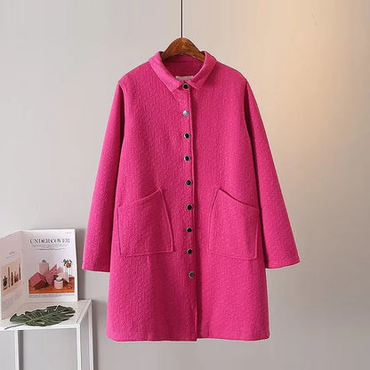 Rosa Damenmantel, Knopfleiste, Taschen, Wintermode, warm, elegant, stilvoll, hochwertig.