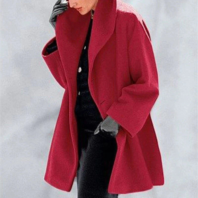 Damenmantel rot, Wollstoff, eleganter Schnitt, Herbstmode, stilvoller Mantel für Frauen.