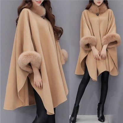 Damen Poncho Cape, beige, Kunstpelz, elegant, Wintermode, warm, stilvoll, modisch, Mantel.