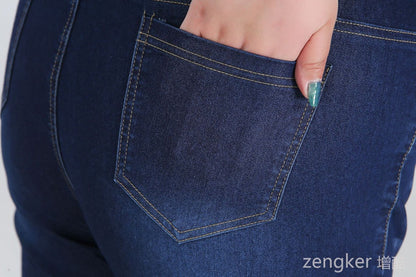 Dunkelblaue Jeans mit Gesäßtasche, Nahaufnahme, Damenmode, Denim, Freizeitkleidung.
