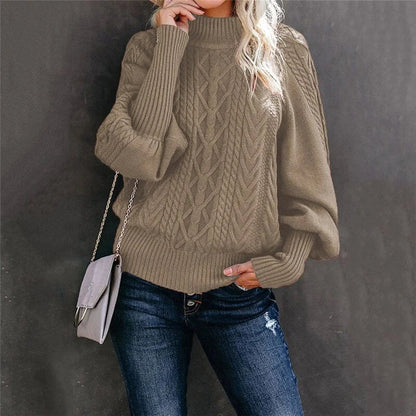 Damenpullover mit hohem Kragen, gestrickt, beige, modisch, warm, Herbstmode, Freizeitlook.