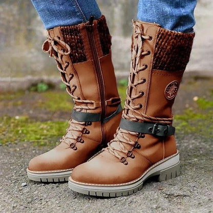 Braune Damenstiefel mit Schnürung, rutschfeste Sohle, Lederoptik, Outdoor-Winterstiefel.