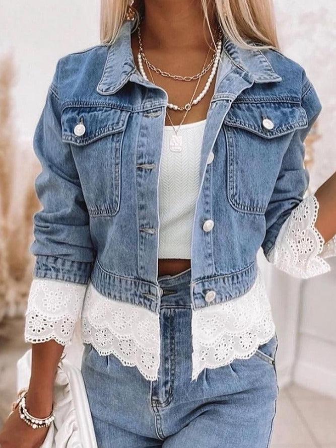 Damen Jeansjacke mit Spitze, blau, modisch, Freizeitkleidung, Sommeroutfit, Streetwear.