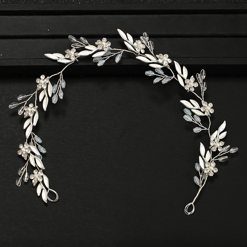 Kristallblumen-Diadem für Braut, silber, Hochzeit, Haarschmuck, elegant, festlich.