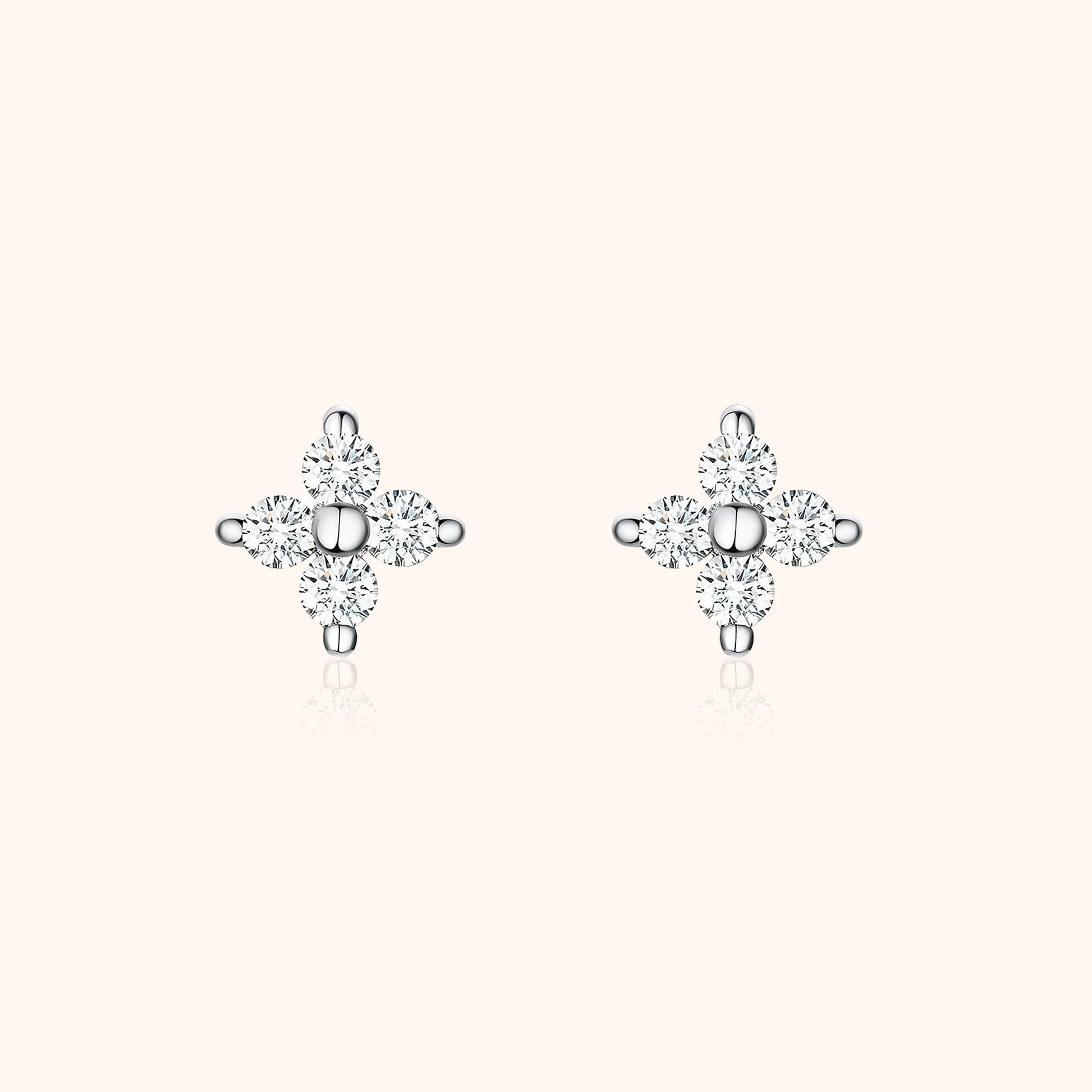 Silberne Ohrringe mit funkelnden Zirkonia-Steinen, elegantes Design, Schmuck für Damen.