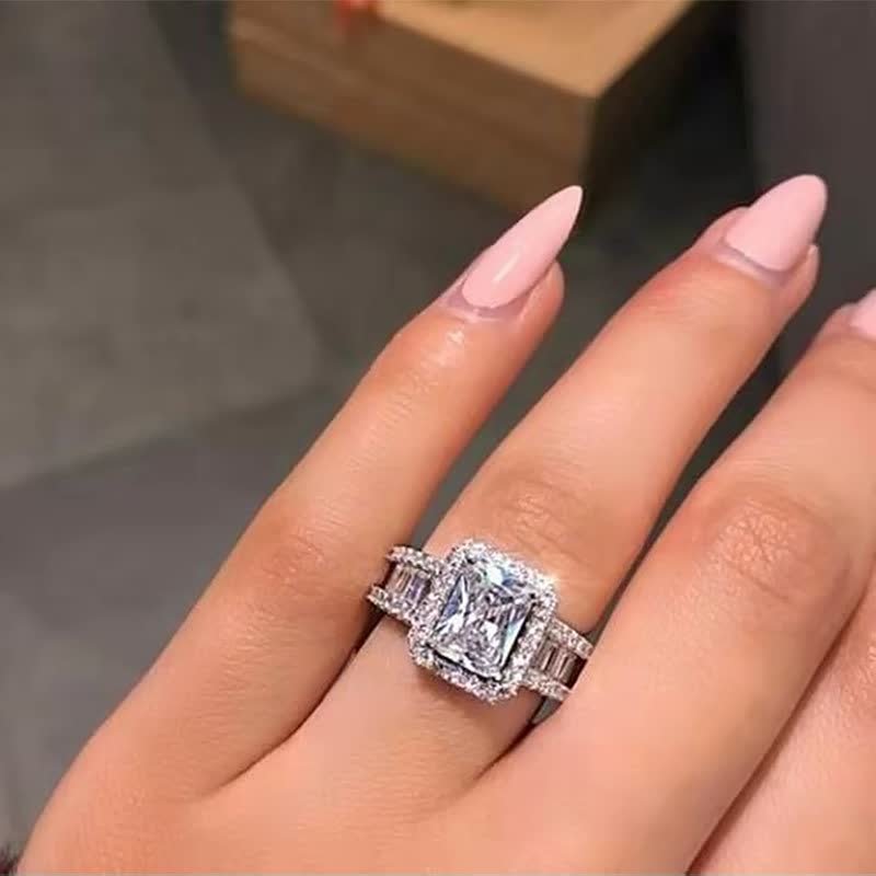 Damenring mit quadratischem Diamant, Silber, Verlobungsring, luxuriös, funkelnd, elegant.