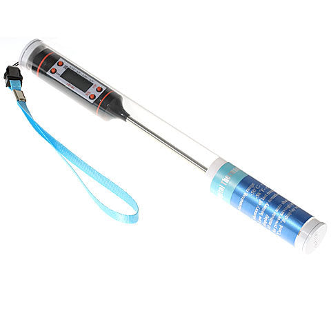Digitales Grillthermometer mit LCD-Display, Edelstahlsonde, blauem Griff und Trageschlaufe.
