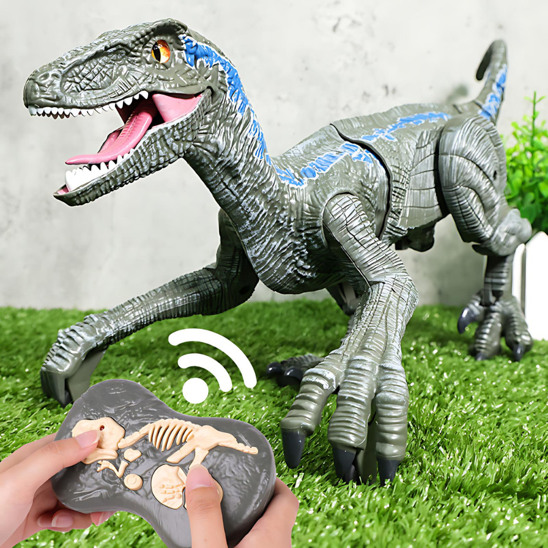 Ferngesteuerter Velociraptor Spielzeug, grau, realistisch, auf grünem Gras, mit Fernbedienung.