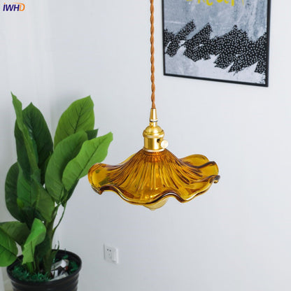 Gelbe Glas-Pendelleuchte im Vintage-Stil, dekorative Beleuchtung, Wohnzimmer, modernes Design.