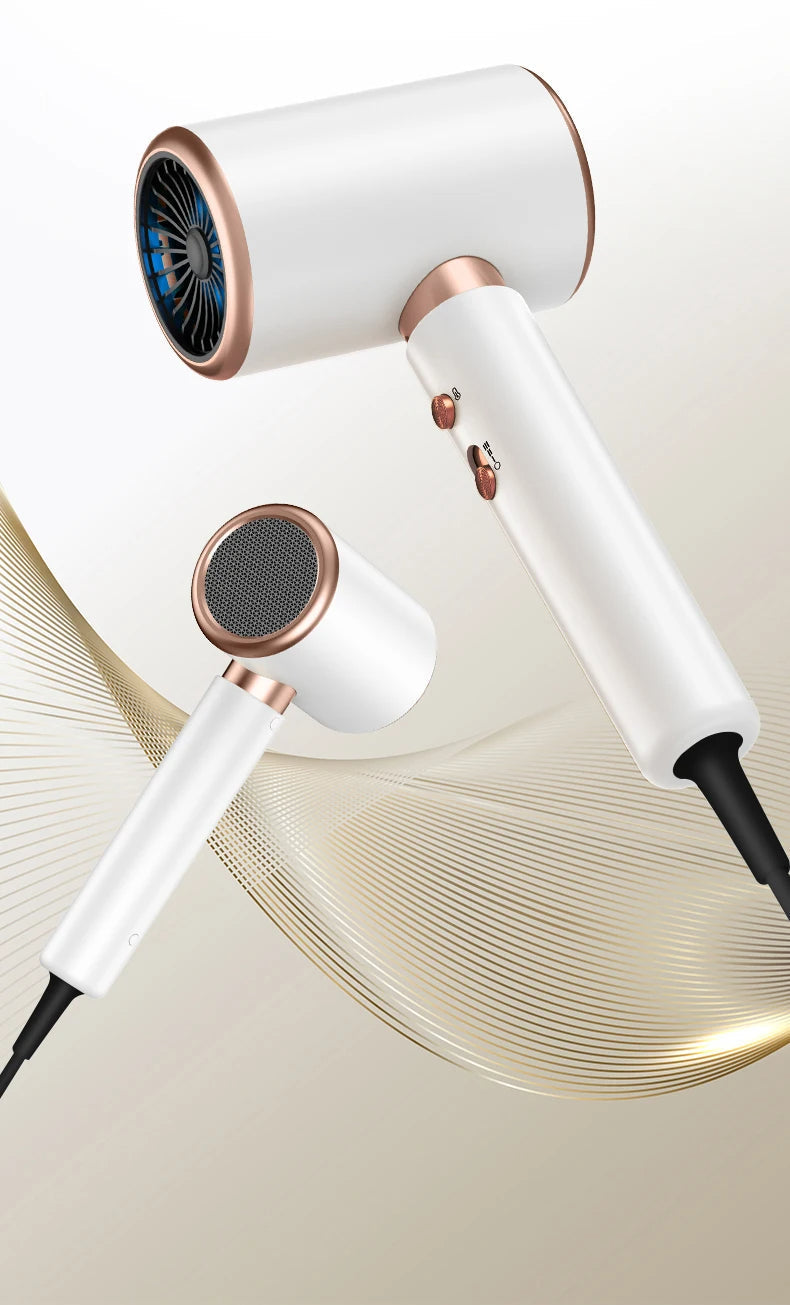 Weißer Haartrockner mit goldenen Akzenten, modernes Design, leistungsstark, energiesparend.