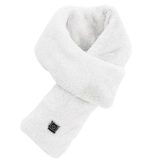Weiße, flauschige Schal aus Kunstfell, ideal für Wintermode und kaltes Wetter.