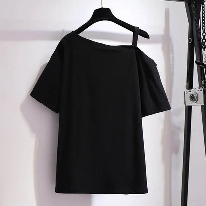 Schwarzes schulterfreies T-Shirt, Damenmode, Baumwolle, lässig, elegant, auf Kleiderbügel.