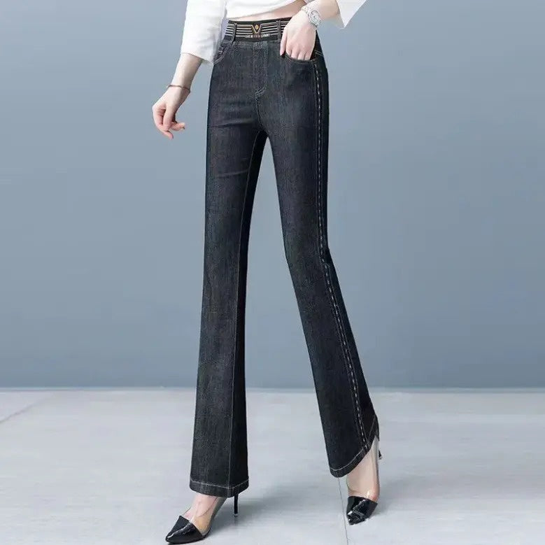 Trendiga flared damjeans – Alessa