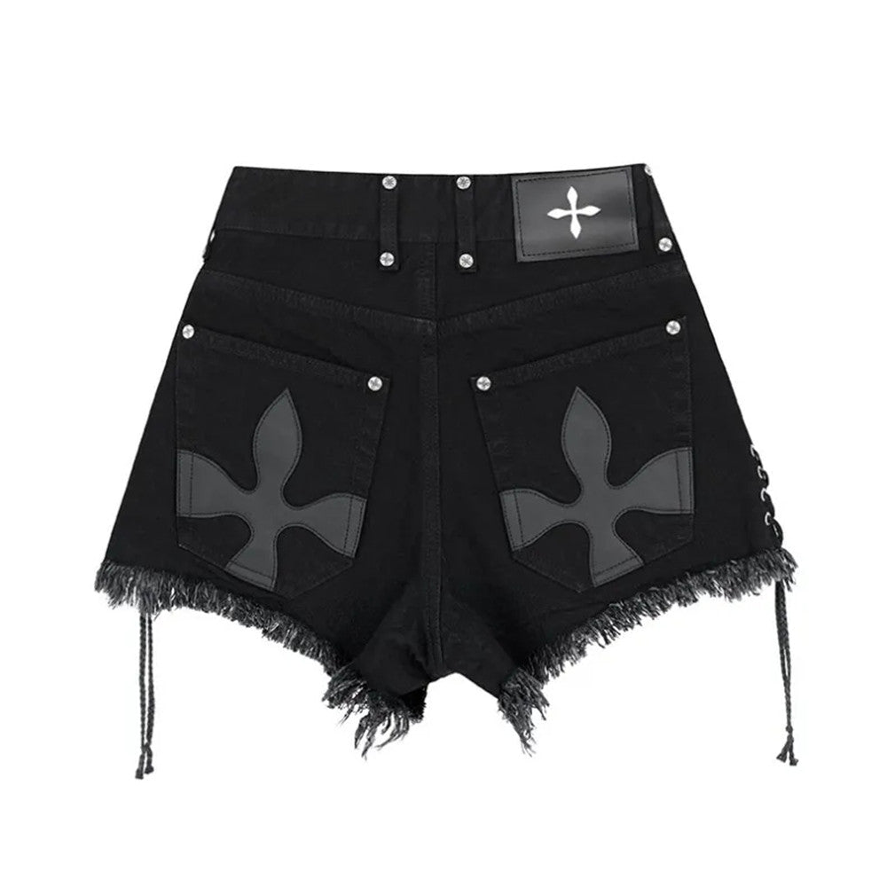 Schwarze Damen-Jeansshorts mit Fransen, Kreuzmuster, hoher Taille, modisch, Sommermode.
