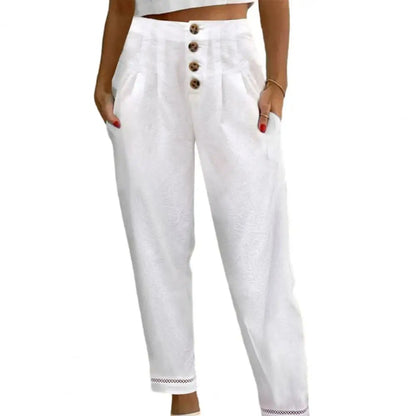 Weiße Damenhose mit Knöpfen, Leinen, Sommermode, elegant, lässig, bequem, modisch.