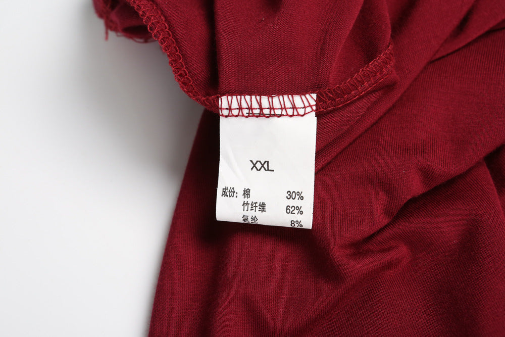 Rotes T-Shirt aus Baumwolle und Bambus, Größe XXL, Pflegeetikett sichtbar.