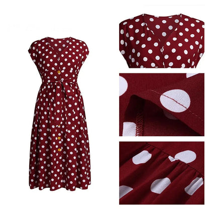 Rotes Kleid mit weißen Punkten, V-Ausschnitt, Knopfleiste, Gürtel, ärmellos, Sommermode.